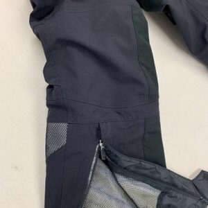 GOLDWIN 防水ライダースパンツ　丈詰め　GORE-TEX　完成　切替部分