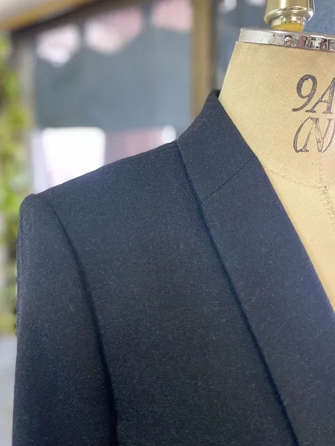 制服ブレザー肩幅ビフォー